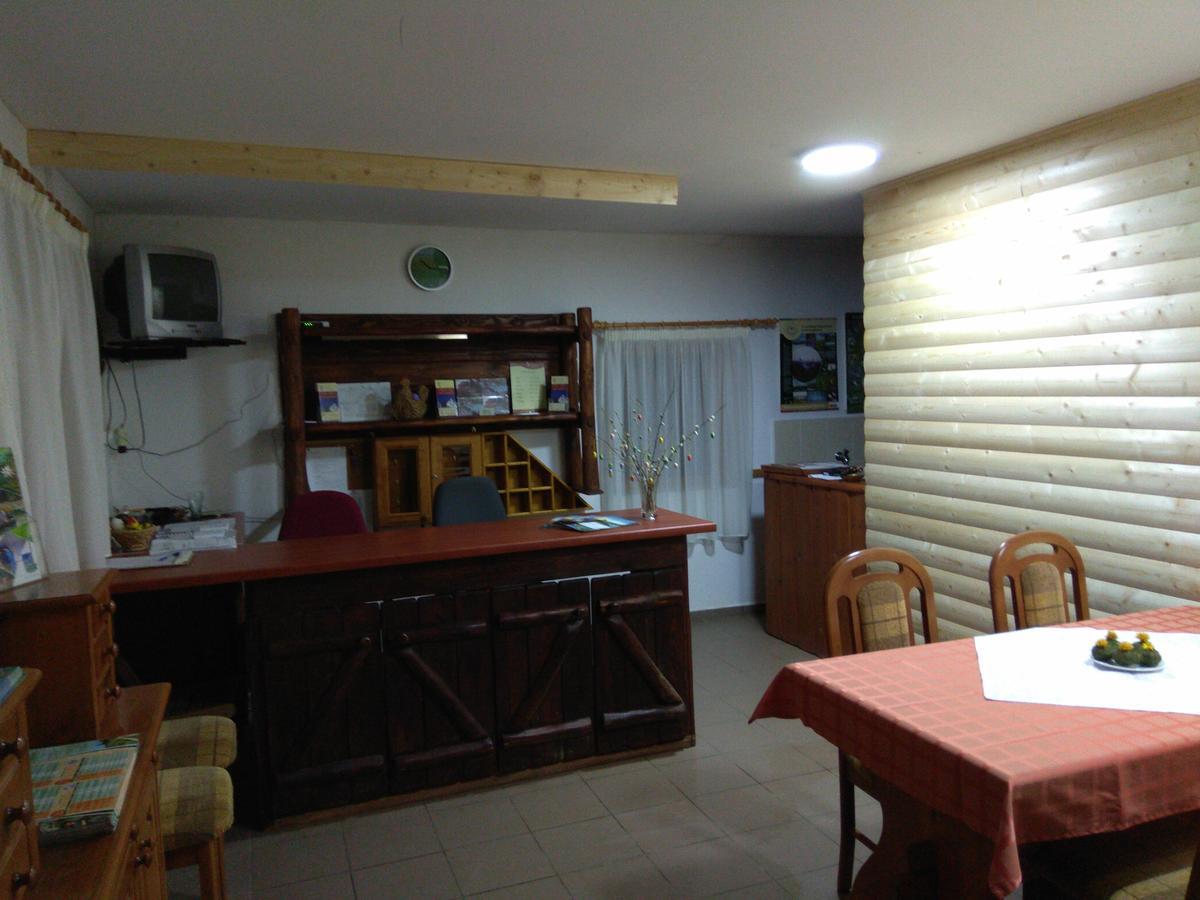 Nadas Panzio Tiszafured Exterior photo